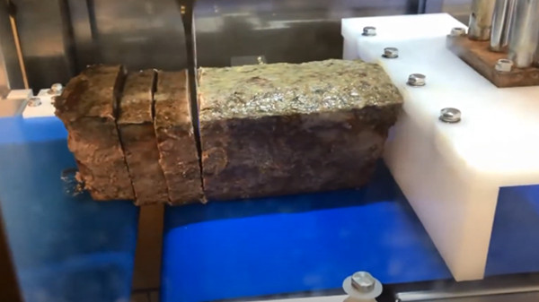 Ultrasonic Meat Pie Cutting - Ultrasonic Cutting - Cheersonic